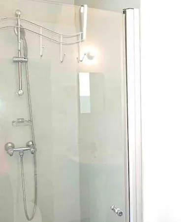 Logement Au Calme Et En Plein Coeur ! דירה